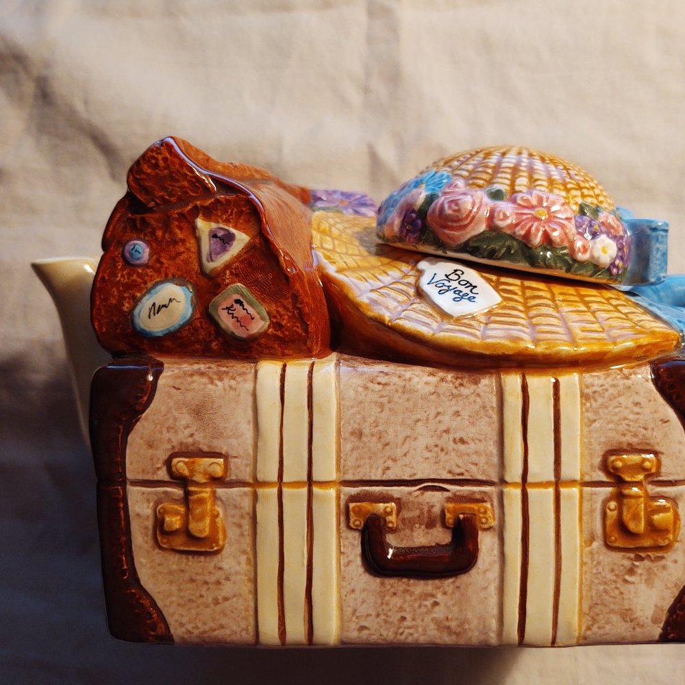 Vintage Musical Teapot Decor